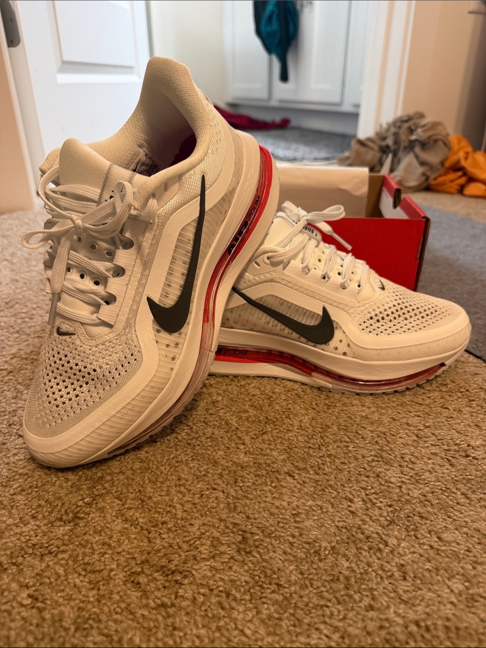 Nike Pegasus Premium Zoom Men 7, Womens 8.5 White Running Shoe Red Air Cushion